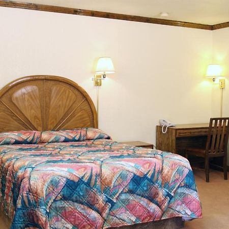 Country Inn Motel Dove Creek Екстериор снимка