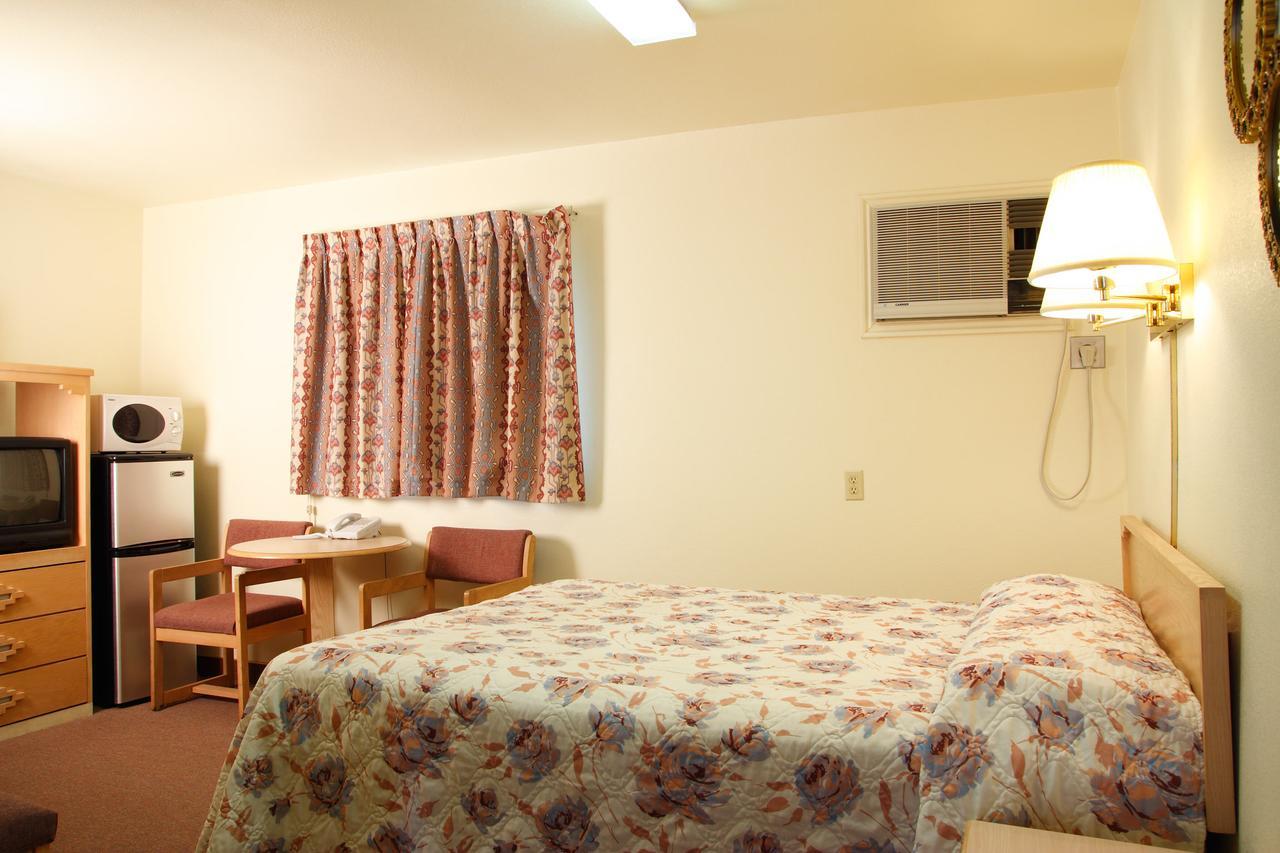 Country Inn Motel Dove Creek Екстериор снимка