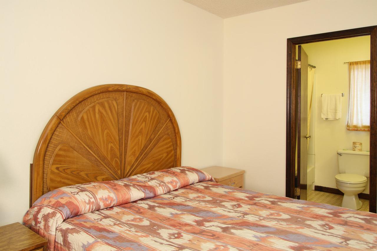 Country Inn Motel Dove Creek Екстериор снимка