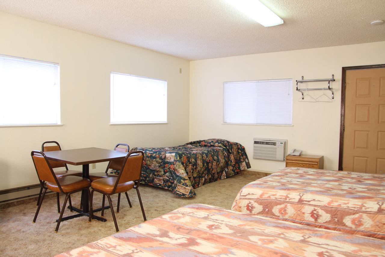 Country Inn Motel Dove Creek Екстериор снимка