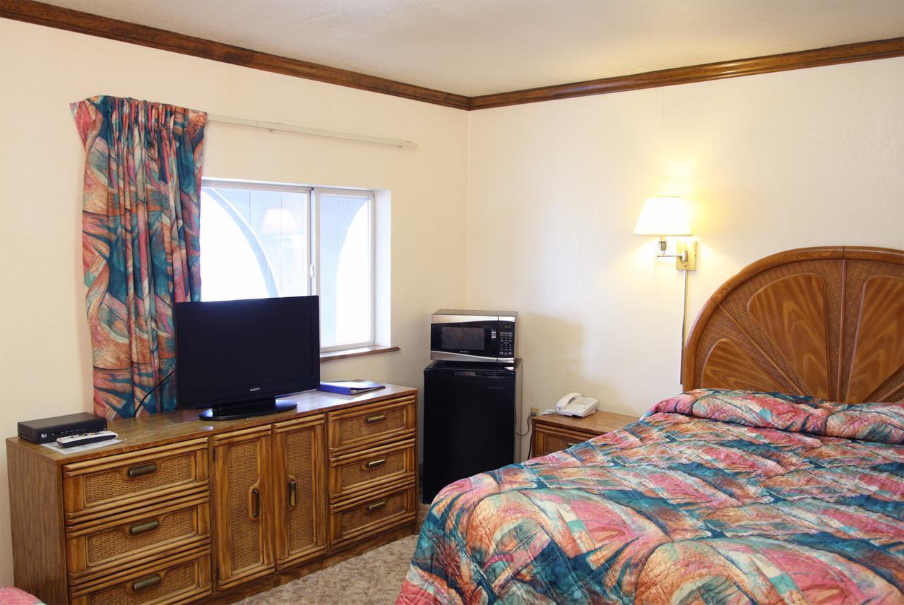 Country Inn Motel Dove Creek Екстериор снимка